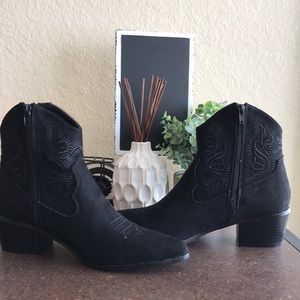 MISSGUIDED ankle cowgirl boots